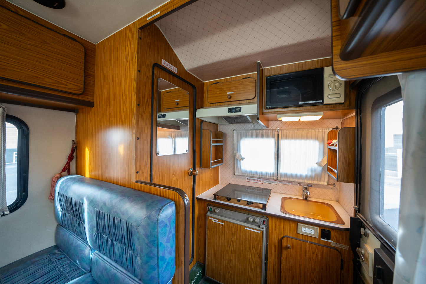 1993 Toyota Hiace RV Camper Space Shelter