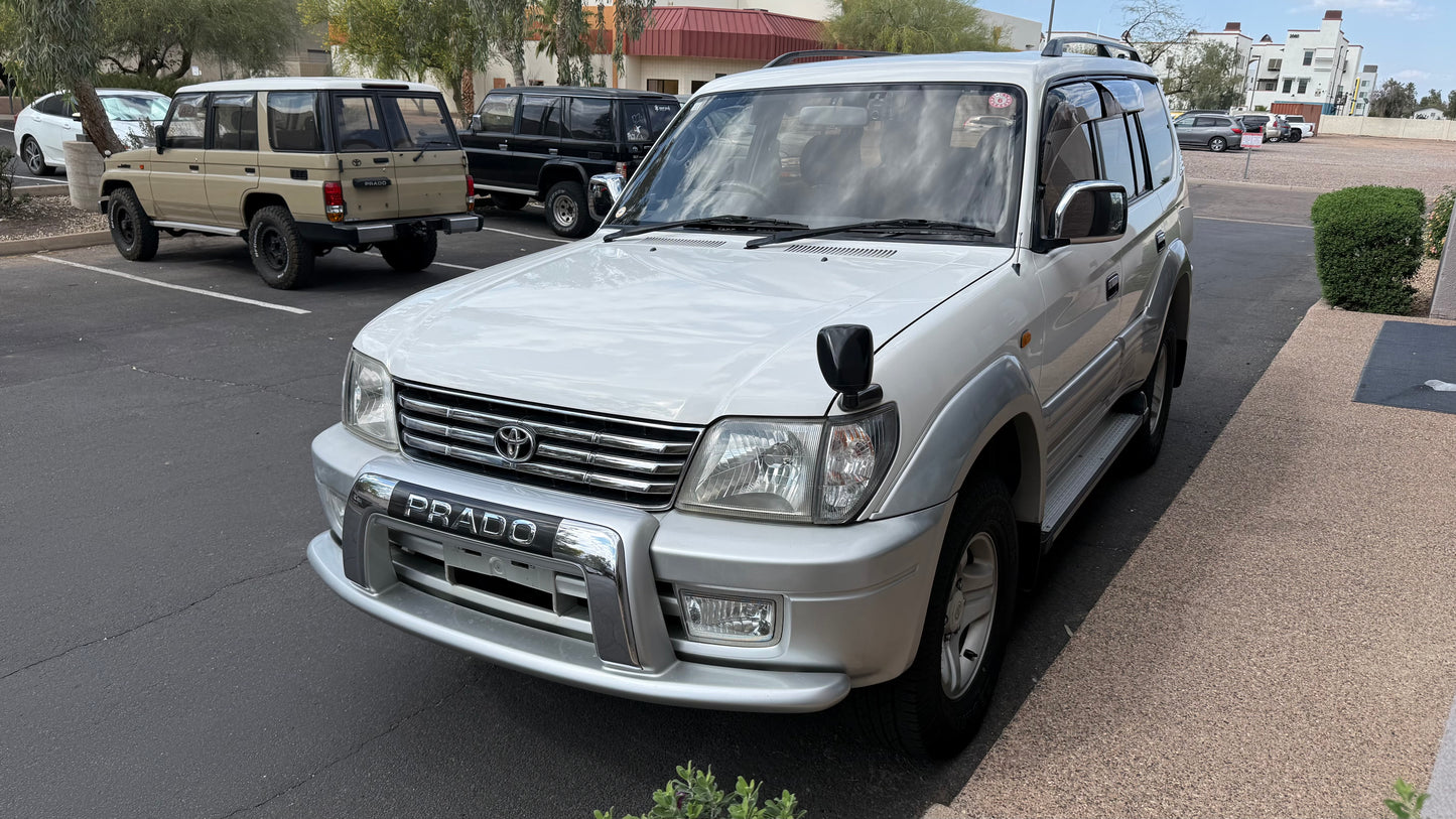 White Land Cruiser Prado 90 Series — Intercooled turbo diesel